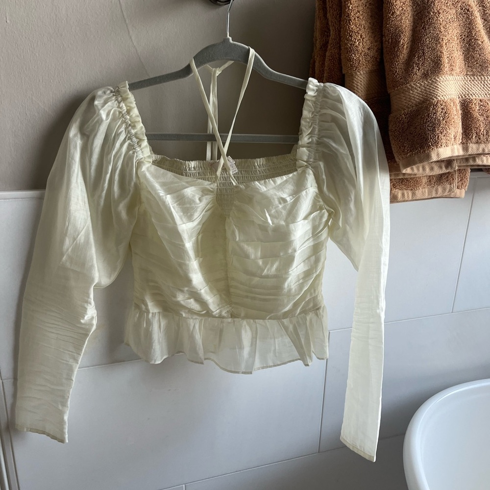 WAYF cream top